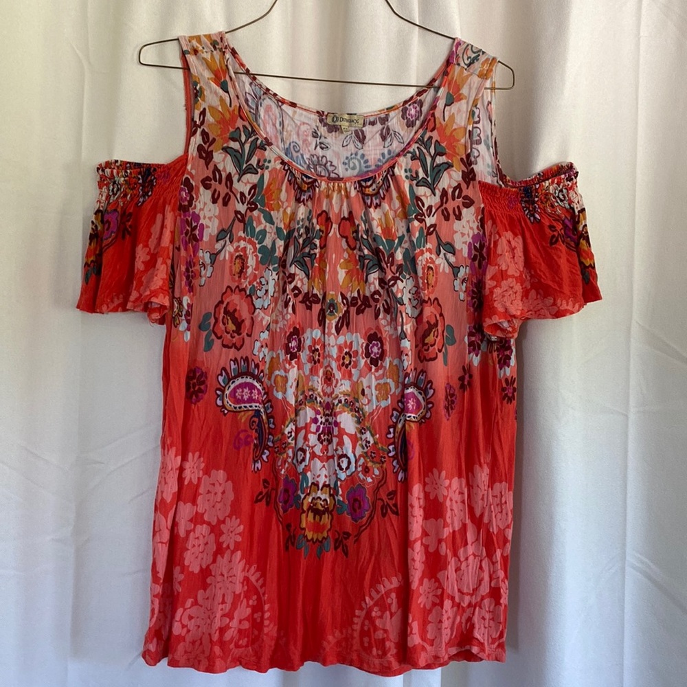Democracy reddish orange 100% Rayon cold shoulder blouse. Size 1X